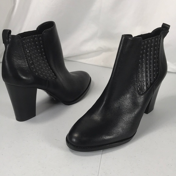 ANTONIO MELANI Shoes - NWT Antonio Melani black leather Chelsea Boots 10M